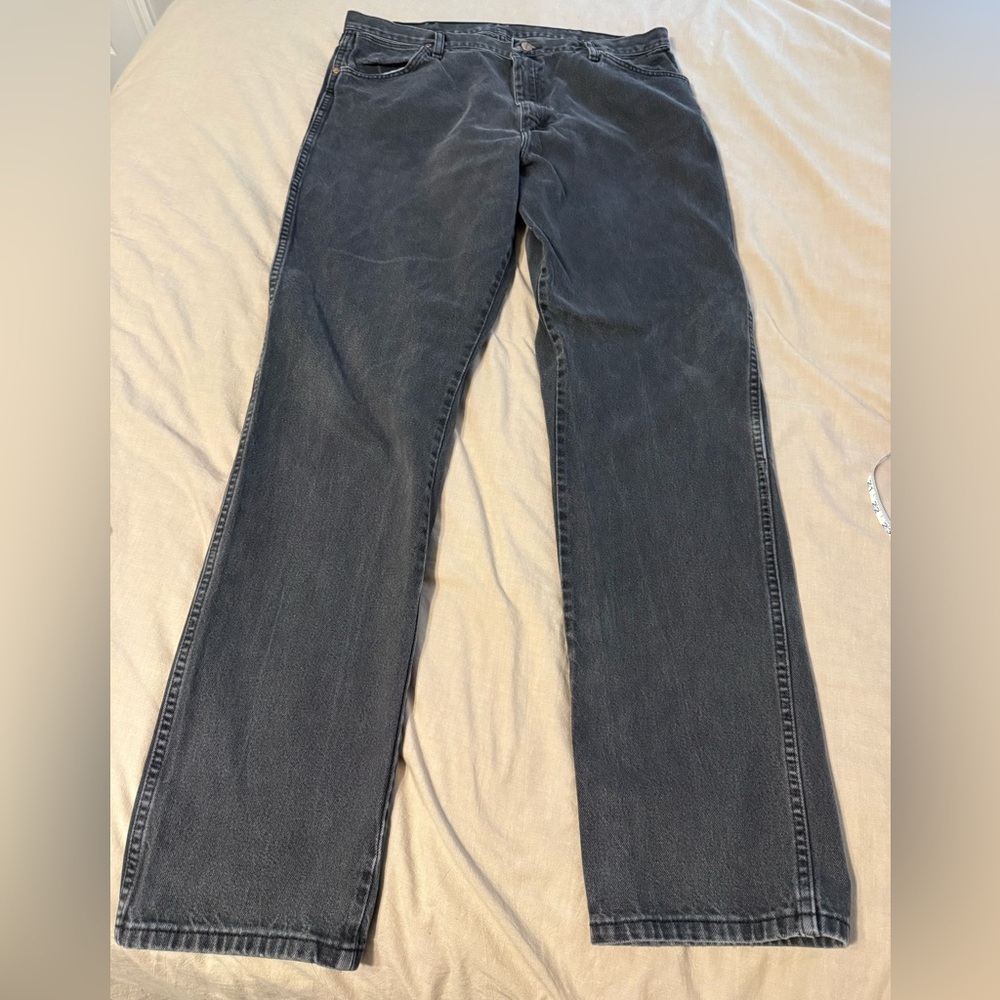 Wrangler Men's Charcoal Straight Jeans